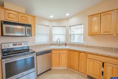 39149 Lacomb Next To Dr, Lebanon, OR 97355 - Photo 6