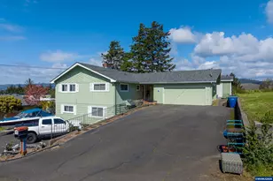1636 SE Oar Dr, Lincoln City, OR 97367 - Photo 2