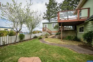 1636 SE Oar Dr, Lincoln City, OR 97367 - Photo 18