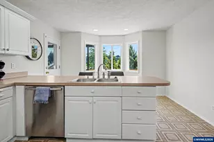 2570 Ptarmigan St NW, Salem, OR 97304 - Photo 14