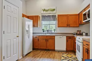 143 NW Elderberry Ln, Dallas, OR 97338 - Photo 6