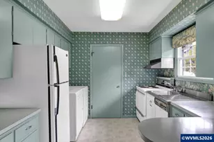 627 SW Ferry St, Albany, OR 97321 - Photo 14