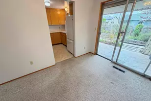 1387 Hampton Way, Woodburn, OR 97071 - Photo 4