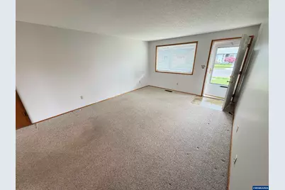 1387 Hampton Wy, Woodburn, OR 97071 - Photo 2