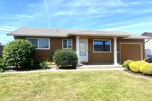1387 Hampton Way, Woodburn, OR 97071 - Photo 1