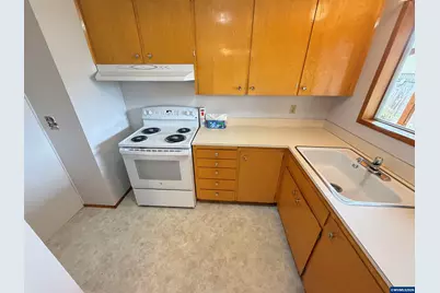 1387 Hampton Wy, Woodburn, OR 97071 - Photo 6