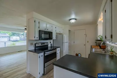 2241 Kalmia St, Sweet Home, OR 97386 - Photo 8