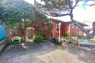 1923 NW Harbor Ave, Lincoln City, OR 97367 - Photo 16