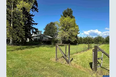 34207 Pennington Ln, Lebanon, OR 97355 - Photo 4