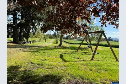 34207 Pennington Ln, Lebanon, OR 97355 - Photo 10