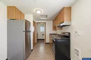 3659 W 18th Ave, Eugene, OR 97402 - Photo 8