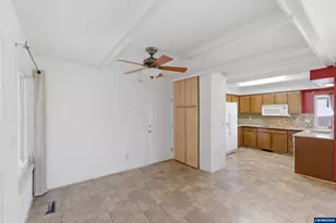 3274 Oakcrest Dr NW, Salem, OR 97304 - Photo 12