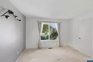 3274 Oakcrest Dr NW, Salem, OR 97304 - Photo 32