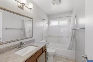 3274 Oakcrest Dr NW, Salem, OR 97304 - Photo 20