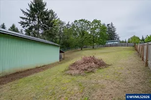 38113 Golden Valley Dr, Lebanon, OR 97355 - Photo 10