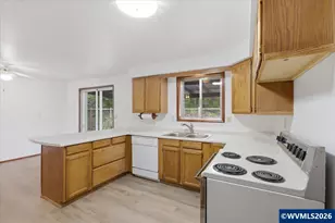 38113 Golden Valley Dr, Lebanon, OR 97355 - Photo 16