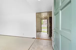 17920 NW Tillamook Dr, Portland, OR 97229 - Photo 6