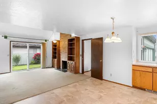 17920 NW Tillamook Dr, Portland, OR 97229 - Photo 16