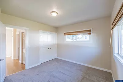 3392 Sunnyview Rd NE, Salem, OR 97301 - Photo 10