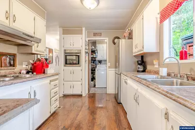 28011 Pine View Rd, Brownsville, OR 97327 - Photo 14