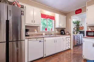 28011 Pine View Rd, Brownsville, OR 97327 - Photo 12