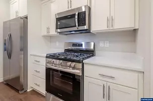 3246 Butte Dr, Forest Grove, OR 97116 - Photo 12