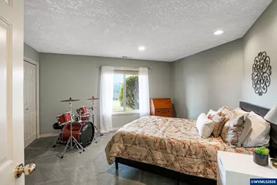 918 Hazeltine Av SE, Salem, OR 97306 - Photo 40