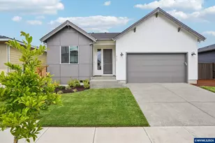 717 Magnolia Ave, Woodburn, OR 97071 - Photo 1