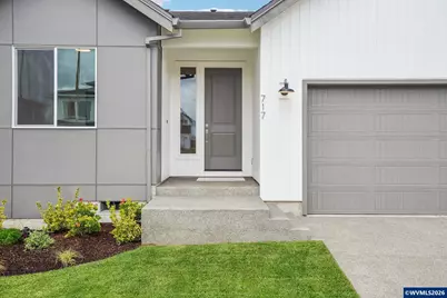 717 Magnolia Av, Woodburn, OR 97071 - Photo 2