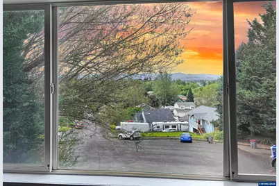 408 NE Box Ct, Sheridan, OR 97378 - Photo 4