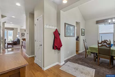 2516 Laura Vista Dr NW, Albany, OR 97321 - Photo 4