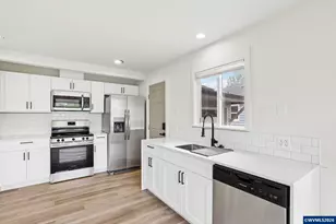 1405 Baker St NE, Salem, OR 97301 - Photo 10