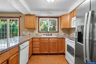 6768 Pelton Ct SE, Salem, OR 97306 - Photo 12