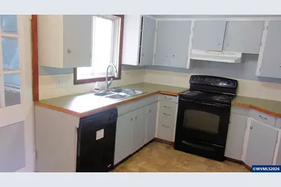 944 5th St, Lyons, OR 97358 - Photo 4