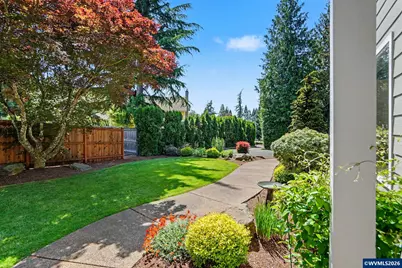 471 Edgewood Dr NE, Silverton, OR 97381 - Photo 8