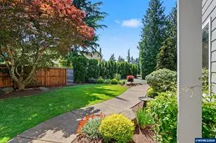 471 Edgewood Dr NE, Silverton, OR 97381 - Photo 8