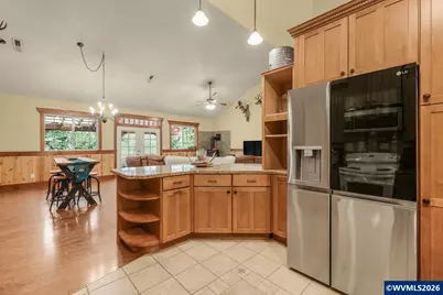 824 W Central Av, Gates, OR 97346 - Photo 14