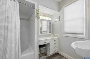 1451 Narcissus Ct NW, Salem, OR 97304 - Photo 18