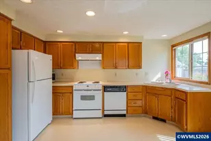 2654 Kristin Ct NE, Salem, OR 97305 - Photo 10