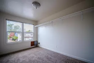 302 S Monmouth Ave, Monmouth, OR 97361 - Photo 30
