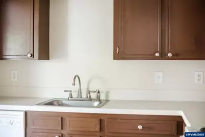 302 S Monmouth Av, Monmouth, OR 97361 - Photo 26