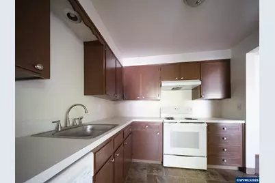 302 S Monmouth Av, Monmouth, OR 97361 - Photo 18
