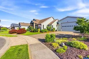 867 Corsair Dr, Independence, OR 97351 - Photo 4