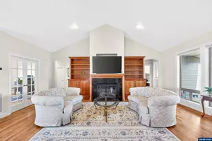 867 Corsair Dr, Independence, OR 97351 - Photo 8