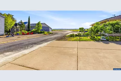 867 Corsair Dr, Independence, OR 97351 - Photo 38