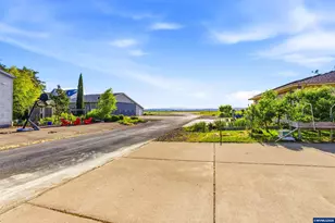 867 Corsair Dr, Independence, OR 97351 - Photo 38