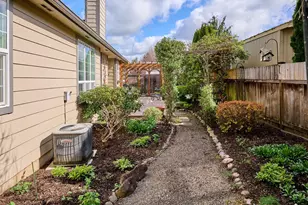 910 Pioneer Dr, Silverton, OR 97381 - Photo 44