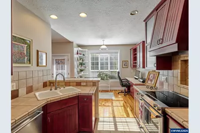 910 Pioneer Dr, Silverton, OR 97381 - Photo 10