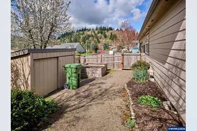 910 Pioneer Dr, Silverton, OR 97381 - Photo 42