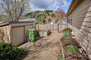 910 Pioneer Dr, Silverton, OR 97381 - Photo 42